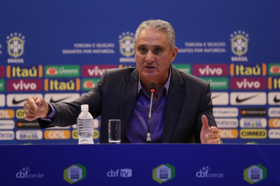 Tite renova contrato com CBF até a Copa de 2022
