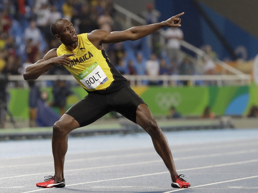 Usain Bolt anuncia que assinou com clube de futebol