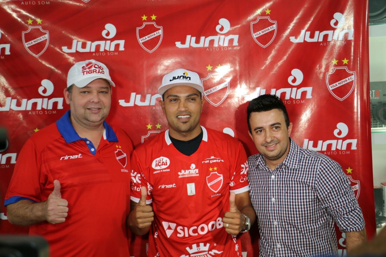 Tigre apresenta atacante e patrocinador