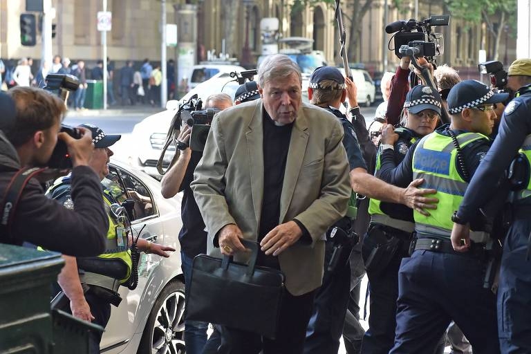 Tesoureiro do Vaticano é acusado de abuso sexual por testemunhas