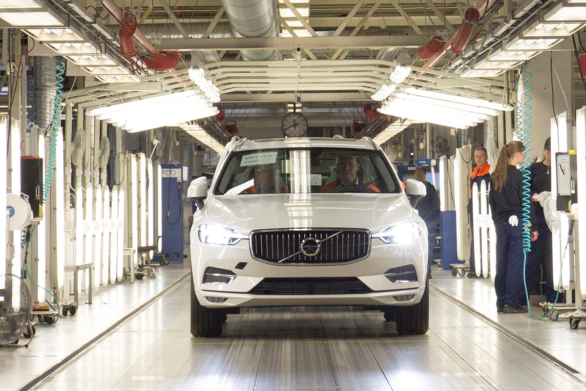 Sai do forno a primeira unidade da segunda geração do Volvo XC60