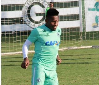 Esmeraldino tenta continuar reabilitação na Série B