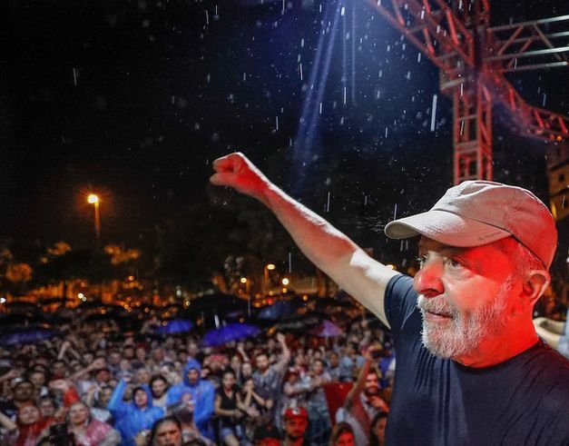 Ninguém sabe o duro que Lula deu a favor dos pobres!
