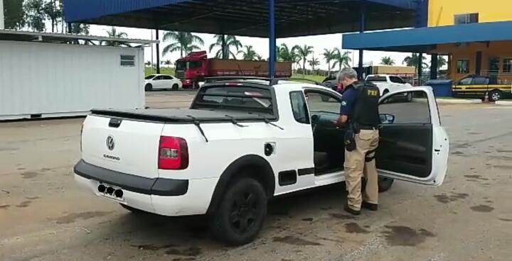 PRF apreende carro com placas clonadas