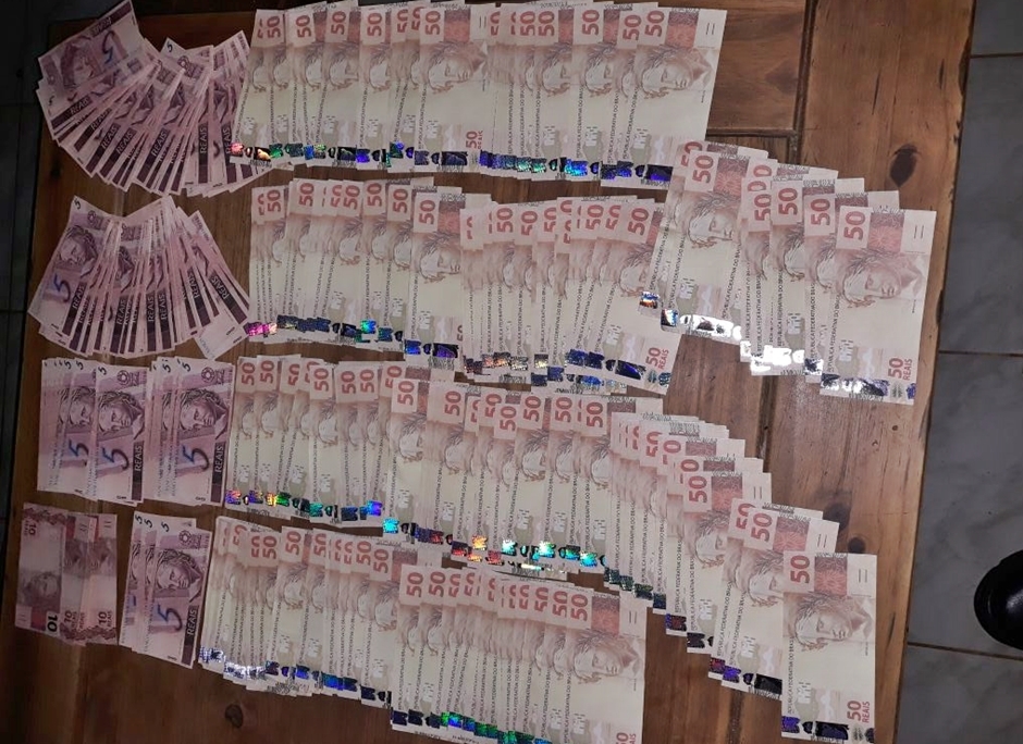 Homem é preso com R$ 11 mil em notas falsas