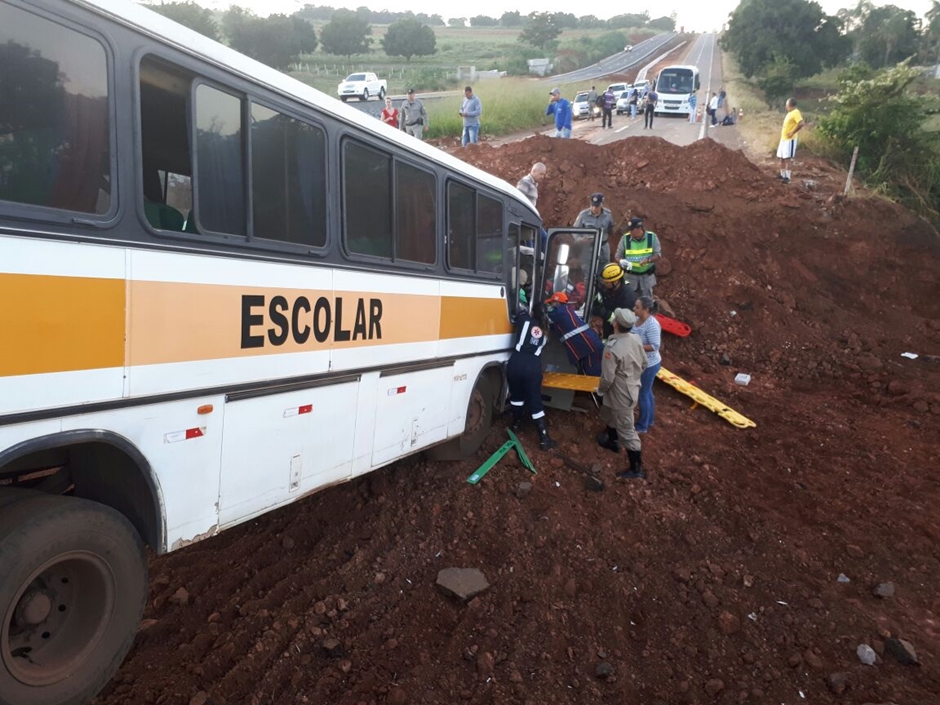 Motorista de ônibus escolar é liberado após audiência de custódia, em Nerópolis