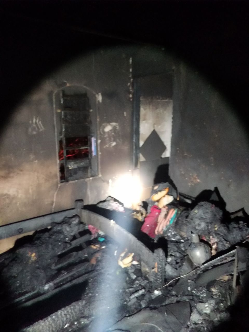 Mulher morre carbonizada em incêndio em igreja
