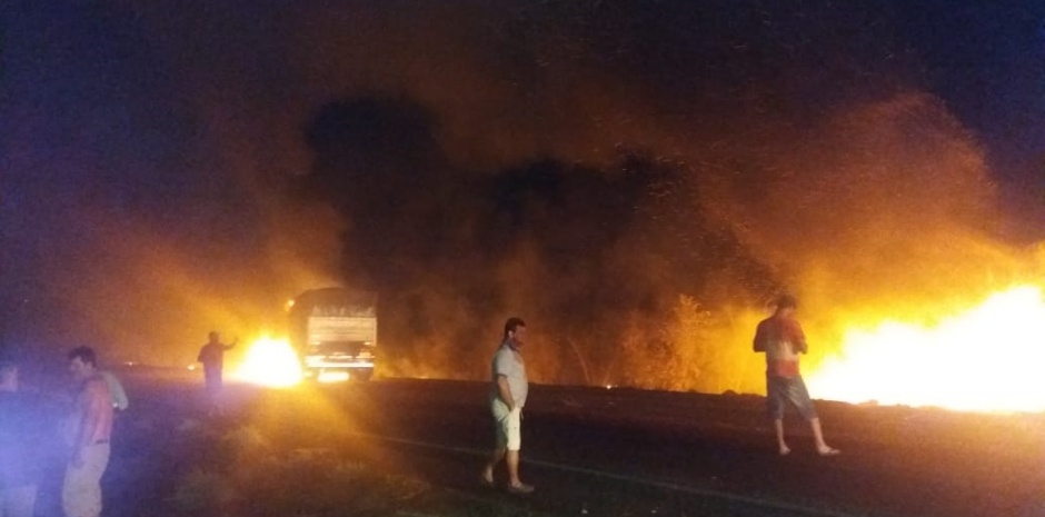 Três carretas se envolvem em acidente na BR-060, em Rio Verde