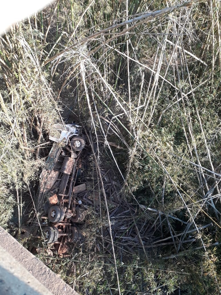 Duas pessoas morrem em acidente com caminhão na BR-364, em Portelândia
