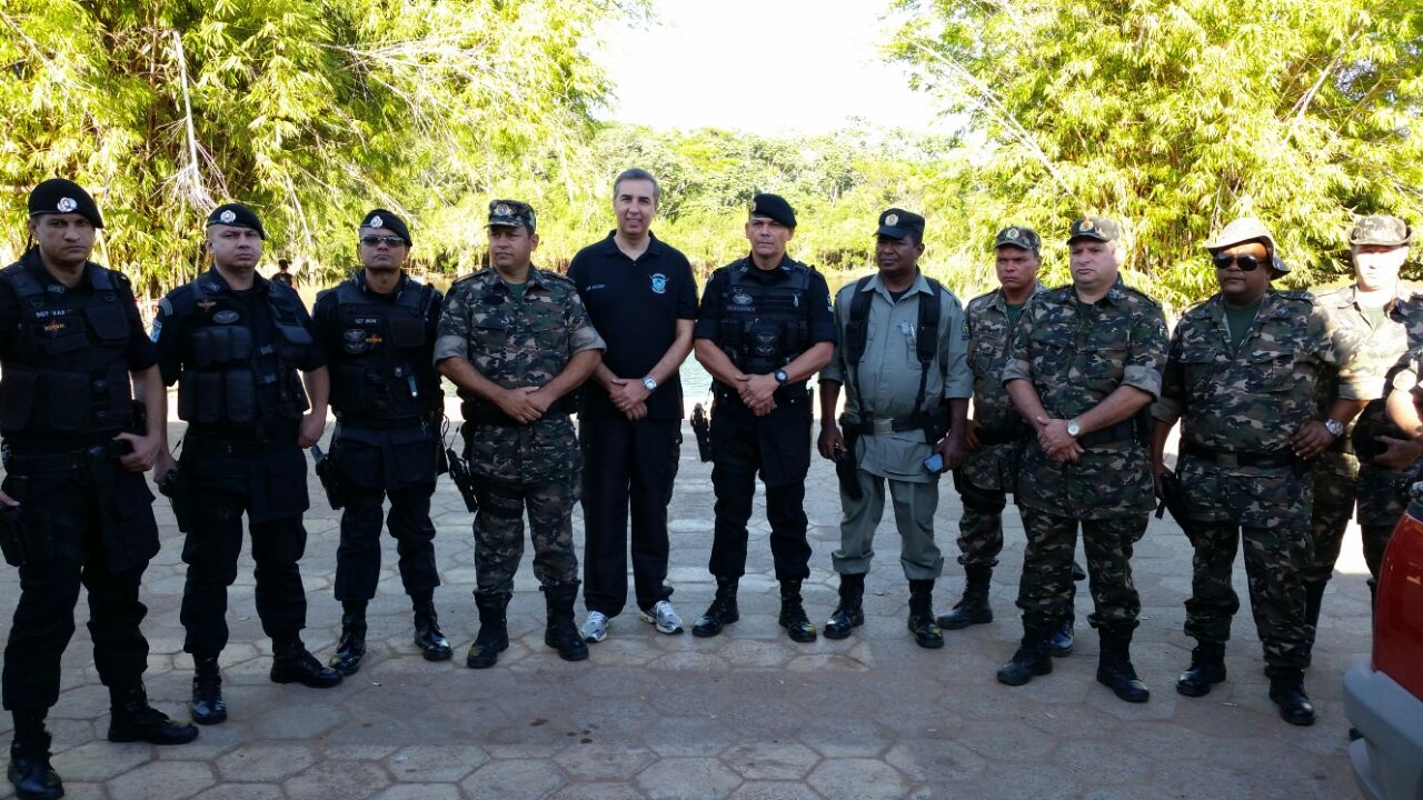 José Eliton reúne-se com policiais do Batalhão Ambiental e do COD
