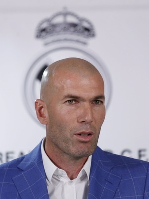 Rafa Benítez é demitido e Zidane assume