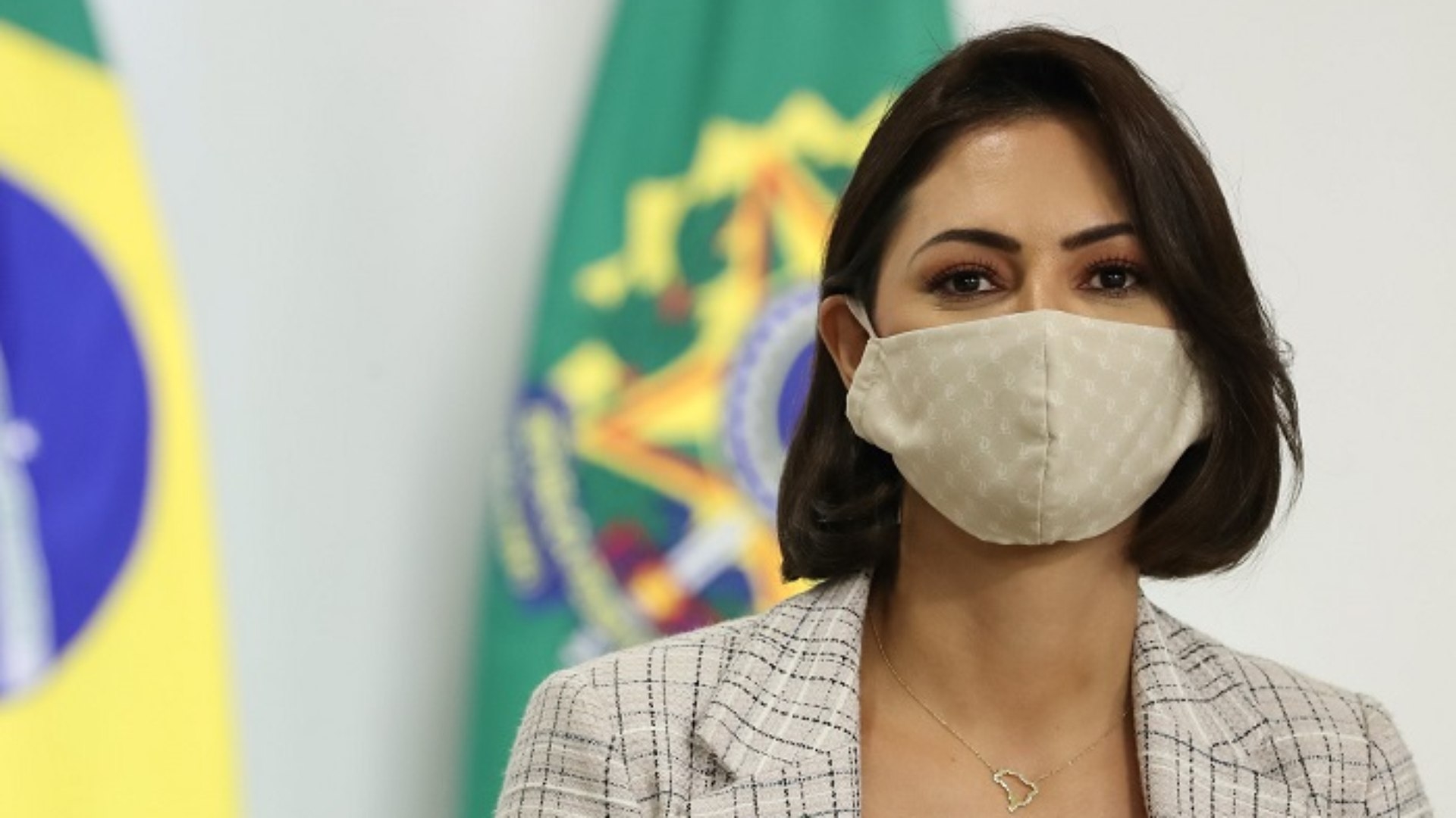 Michelle Bolsonaro testa positivo para a Covid-19; avó volta a ser entubada