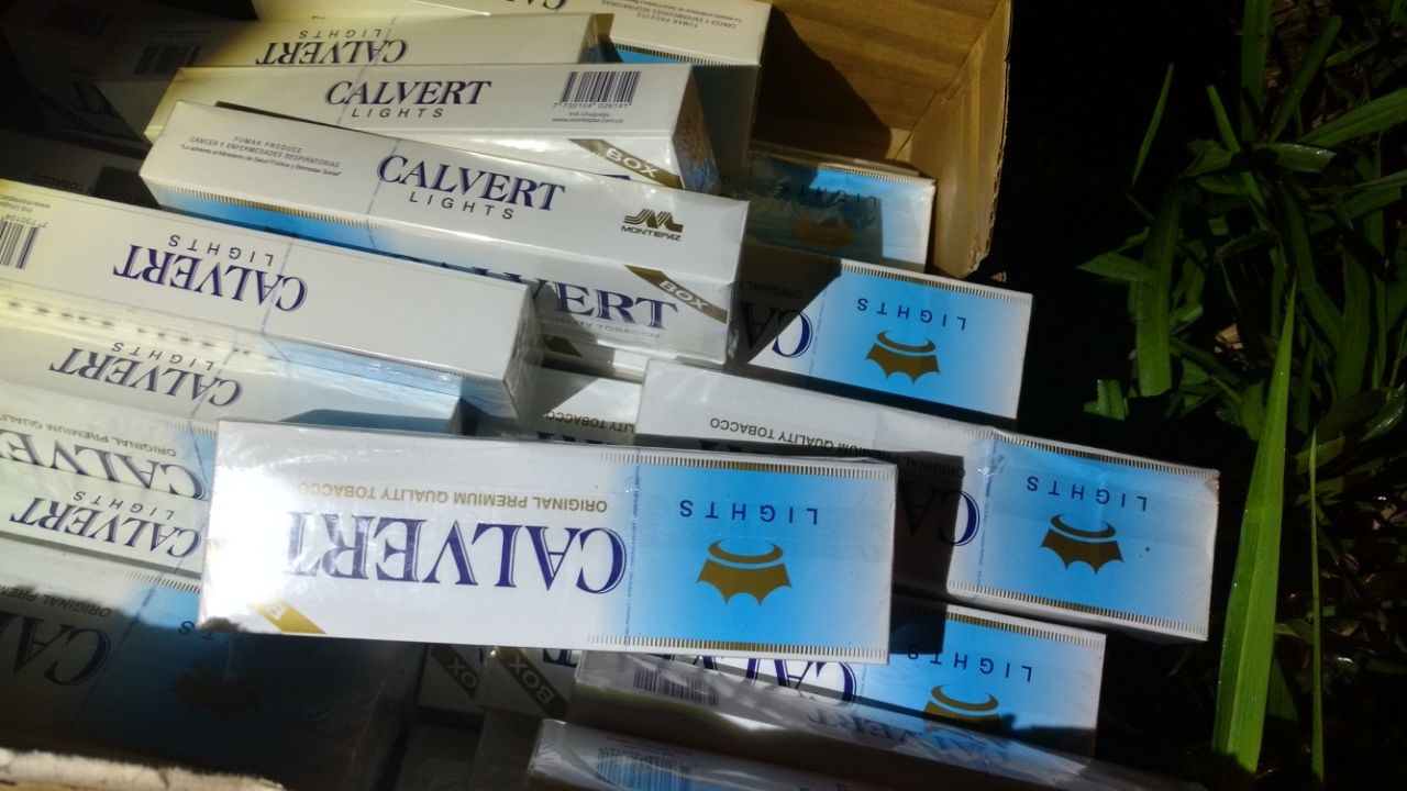 Caminhão com carga de cigarros do Paraguai é apreendido