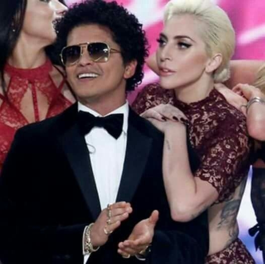 Lady Gaga e Bruno Mars são cotados para o VillaMix em 2022