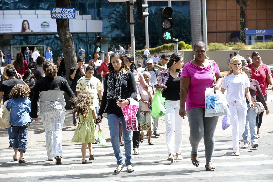 Taxa de desemprego no país fecha 2019 em 11,9%
