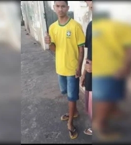 Jovem manda áudio para irmã antes de ser morto a facadas no DF