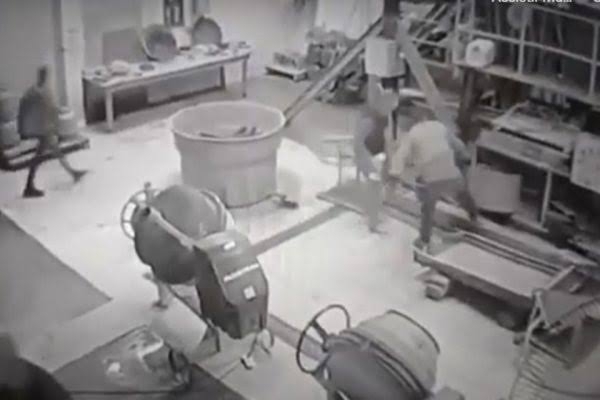 Baldes de ouro são roubados em mineradora no MT