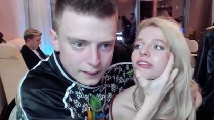 Youtuber russo agride modelo em transmissão ao vivo para 680 mil pessoas