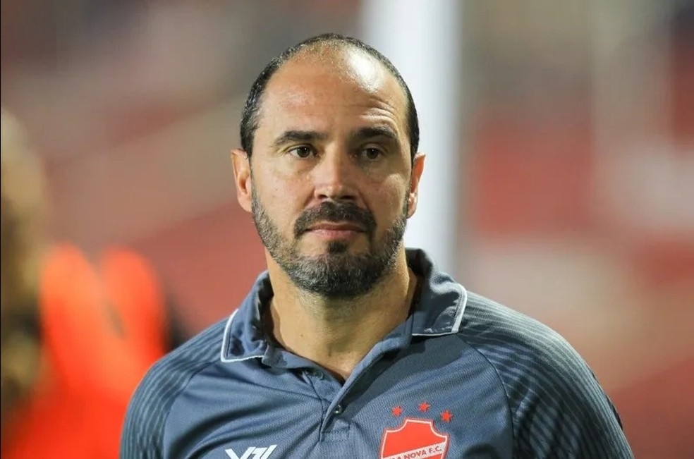 Após deixar a zona de rebaixamento, Allan Aal ressalta que o Vila Nova ainda não alcançou o objetivo