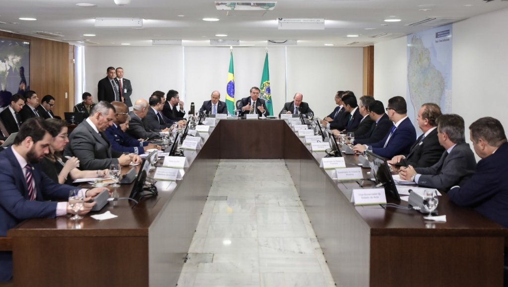 Bolsonaro: demarcação de áreas indígenas tem intenção de inviabilizar país