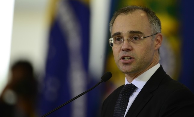 'Diário Oficial' traz indicação de André Mendonça ao STF