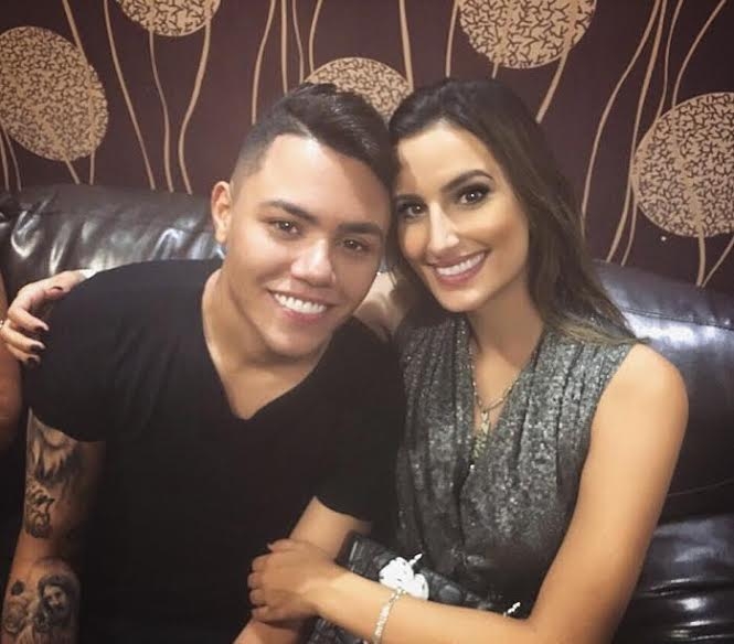 Personal stylist de cantores sertanejos  ministra workshop em Aparecida