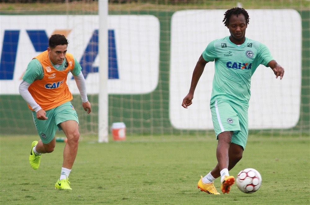 Sem perder há seis jogos, Goiás recebe Criciúma no Serra Dourada