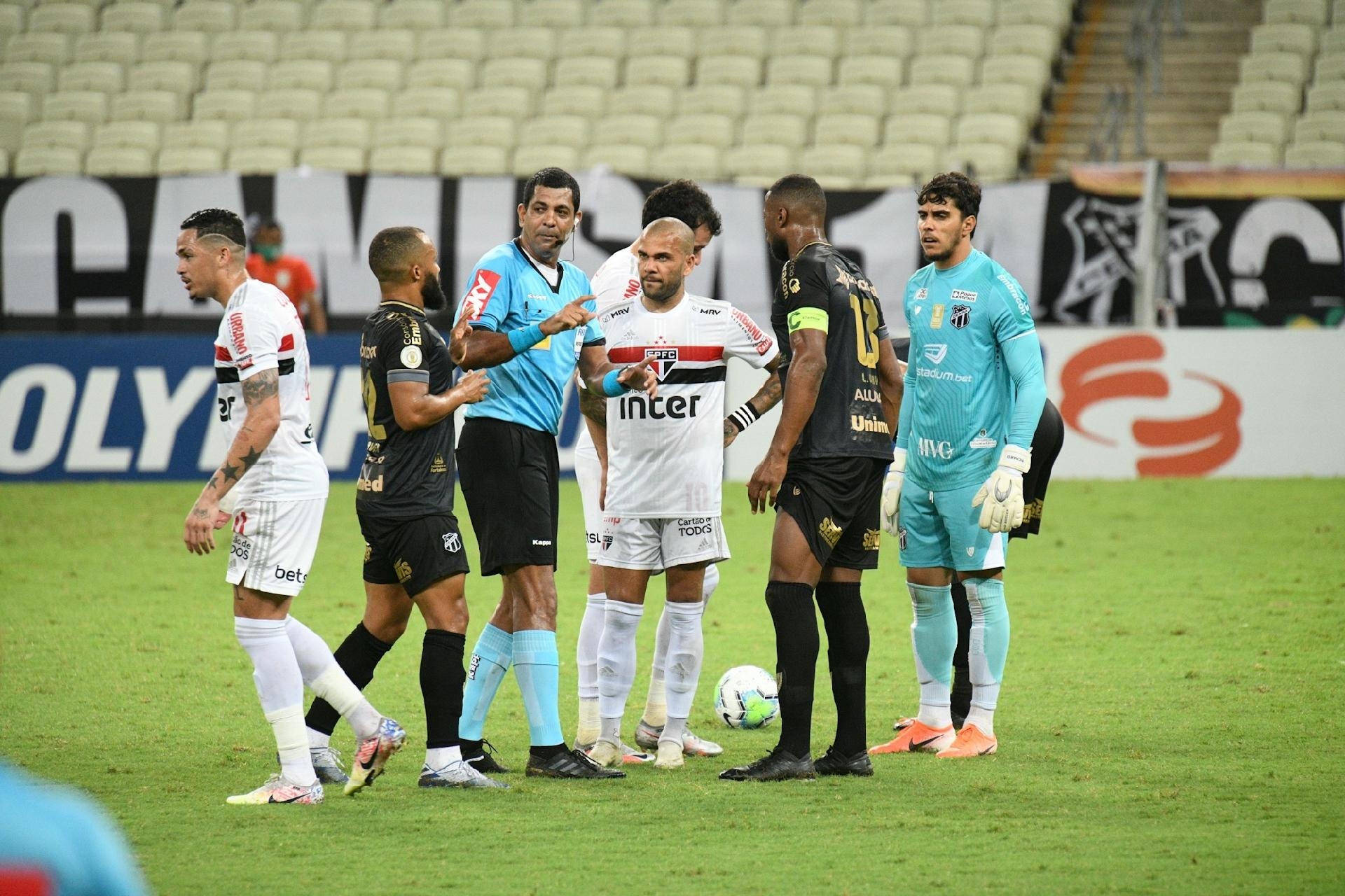 Para manter 'história sem asterisco', São Paulo não vai pedir anulação de jogo