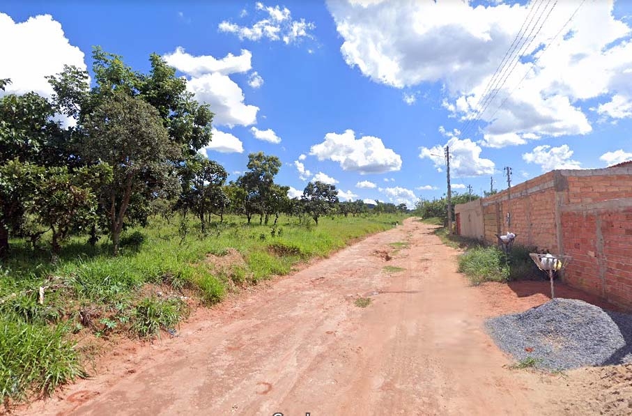 Moradores de Aparecida reclamam de falta de asfalto durante chuvas