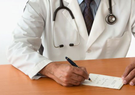 96% dos brasileiros apoiam prova obrigatória para médicos, mostra Datafolha
