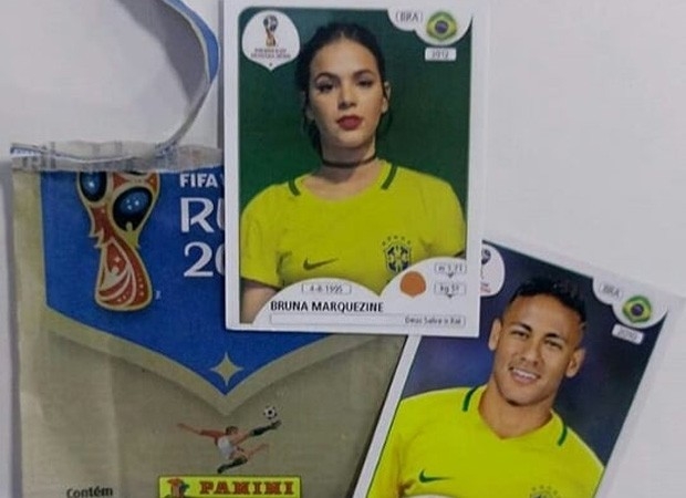 Bruna Marquezine vira figurinha de álbum da Copa do Mundo 