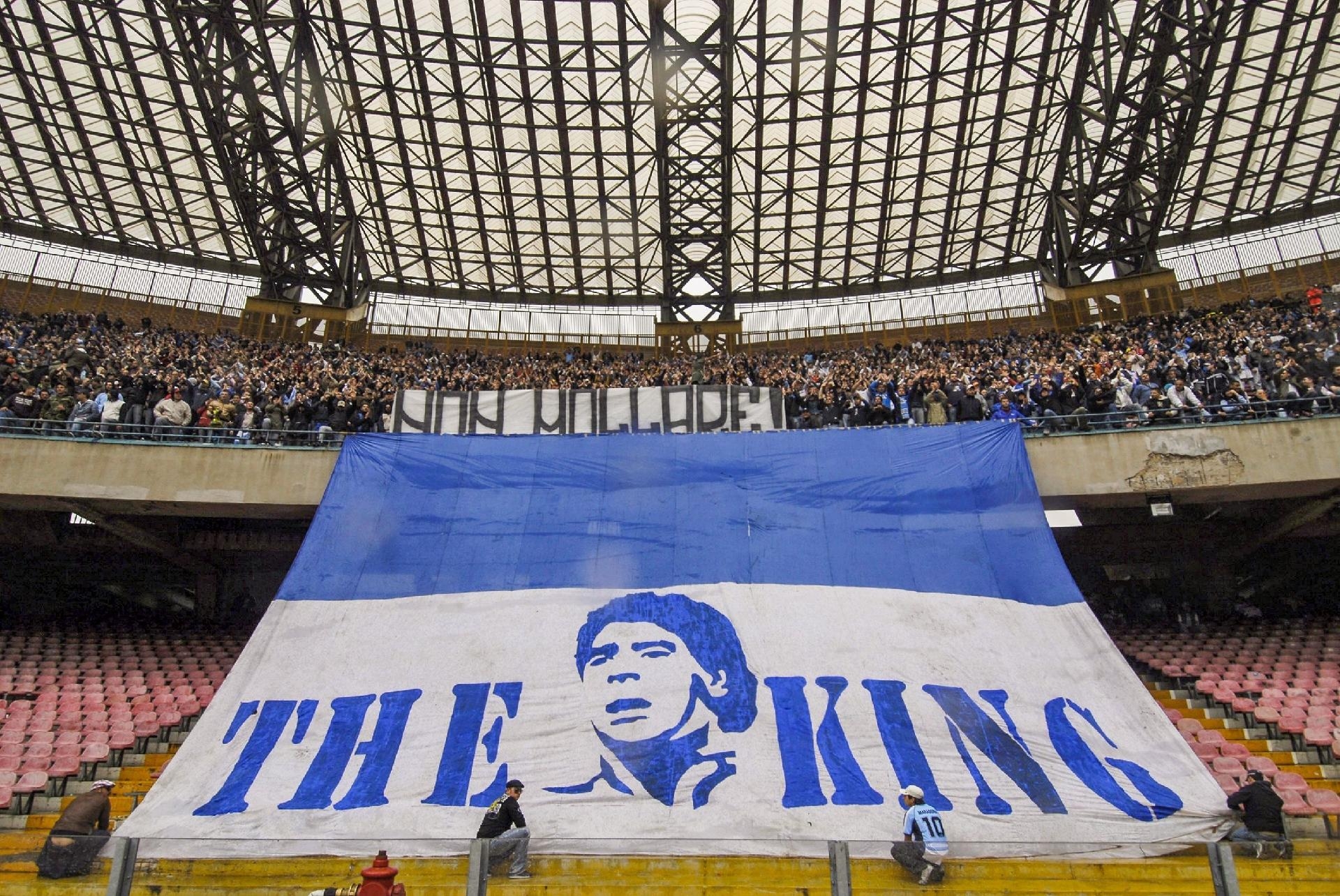 Estádio do Napoli deve demorar até 15 dias para ser batizado de Diego Maradona