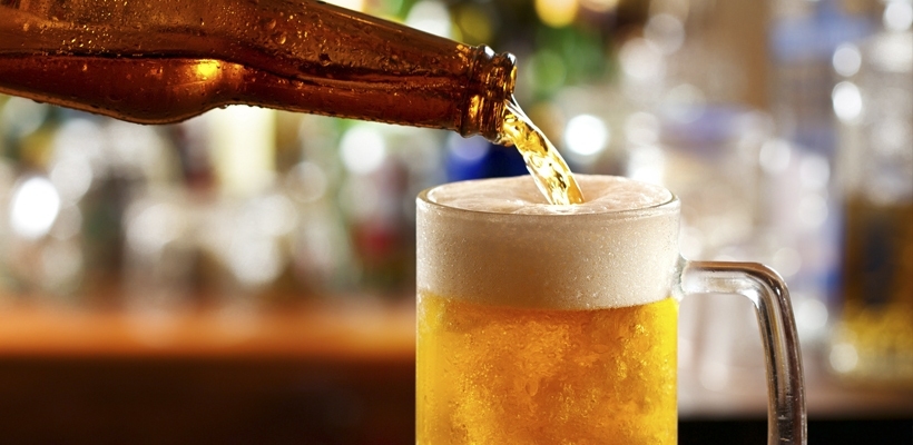 Beber cerveja ajuda a falar um segundo idioma, aponta pesquisa