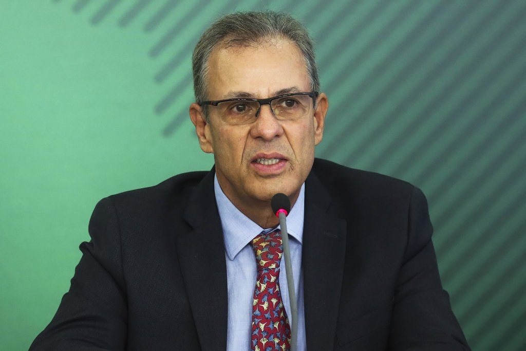 Ministro de Minas e Energia  descarta racionamento