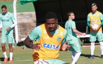 Volantes esmeraldinos serão baixas para duelo em SC