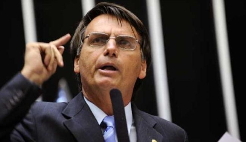 Bolsonaro empregou ex-mulher e parentes dela no Legislativo