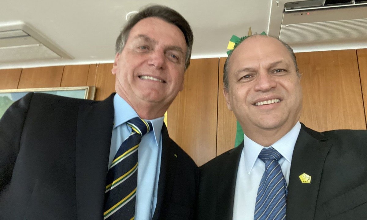Pelo que conheço Barros, acho que ele vai se sair bem na CPI, diz Bolsonaro