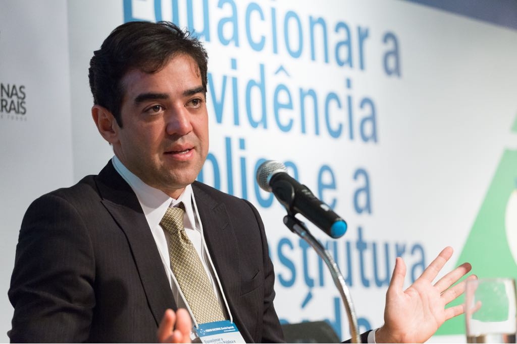 Ministro do TCU suspende anúncios do BB em sites acusados de espalhar fake news