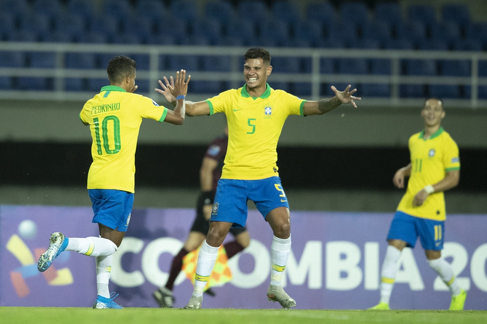 Bruno Guimarães escolhe o Lyon e torna-se a venda mais cara da história do Athletico-PR