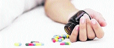 Como a sociedade tem  induzido o aumento de suicídio entre adolescentes