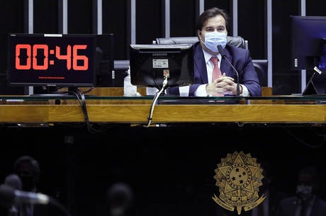 Após prorrogação, Câmara deve votar valor do auxílio emergencial