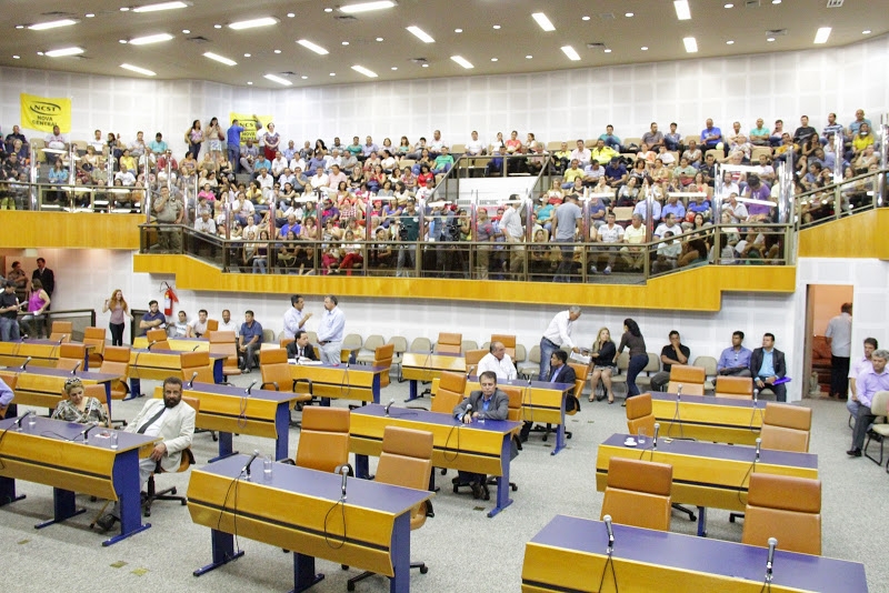 As mazelas do legislativo e executivo municipal