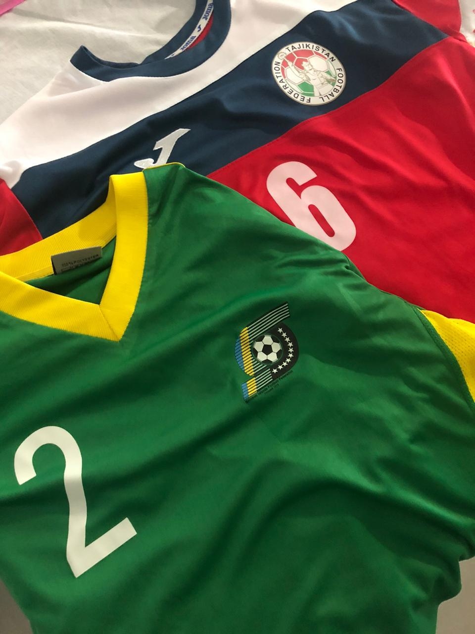 Exposição em Goiânia destaca a Copa do Mundo Sub-17 através das camisas de futebol