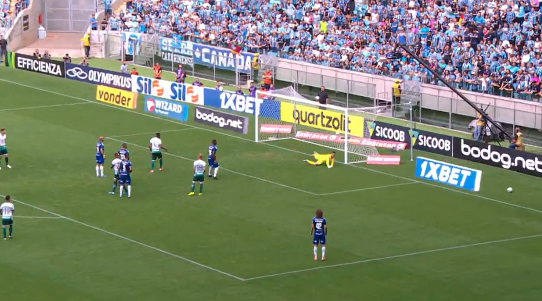 Goiás fecha primeiro turno com derrota para o Grêmio