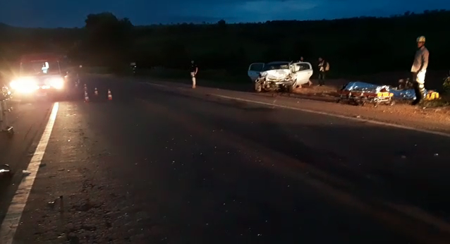 Acidente na BR-414 em Corumbá deixa seis feridos