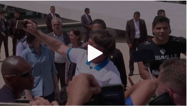 Sobe para 22 o número de infectados pelo vírus que estiveram com Bolsonaro no EUA
