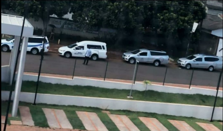 Internauta flagra fila de carros funerários em Goiânia