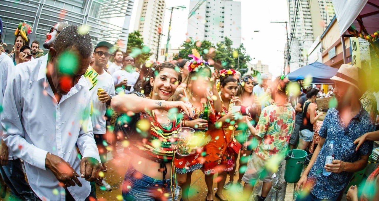 Prefeitura fiscaliza 17 blocos de carnaval