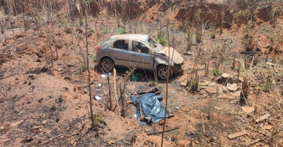 Carro capota e motorista é arremessado e morto na GO-431, em Pirenópolis