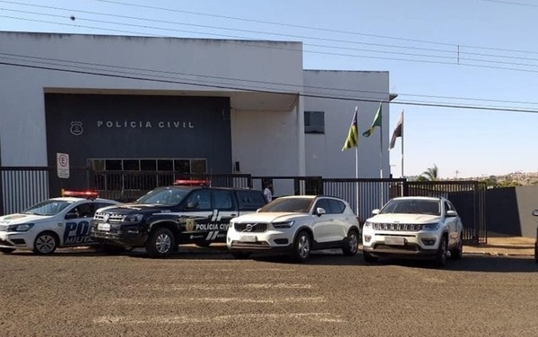 Trio é preso em Jataí suspeitos de vender carros de luxo roubados